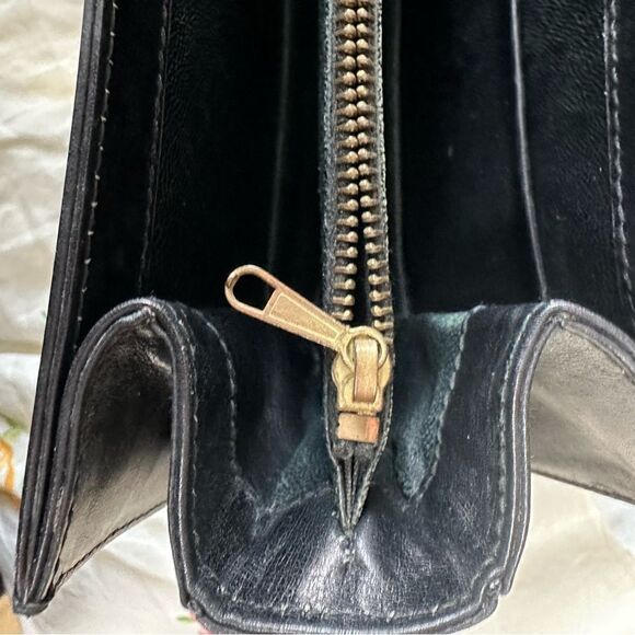 Gucci black leather web accent and gold GG lock shoulder - Picture 8 of 16